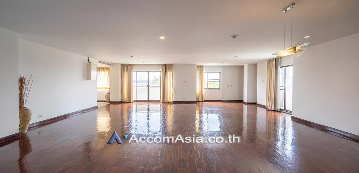 unit 4 Bedrooms  Condominium For Rent in Rama 3, Bangkok  near BRT Thanon Chan (AA17110)