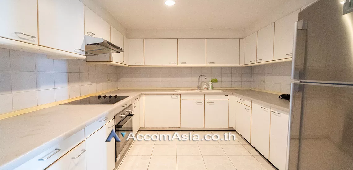 unit 4 Bedrooms  Condominium For Rent in Rama 3, Bangkok  near BRT Thanon Chan (AA17110)