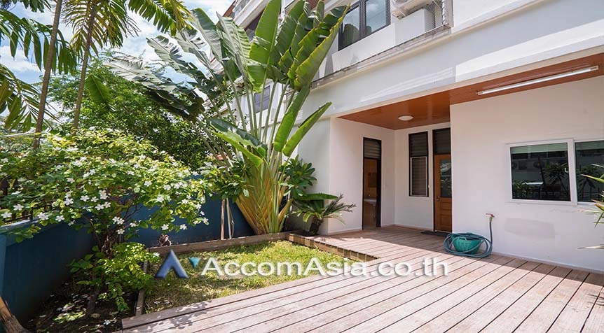 18  4 br Townhouse For Rent in Sukhumvit ,Bangkok BTS Ekkamai at Lotus Point Ekkamai AA17141