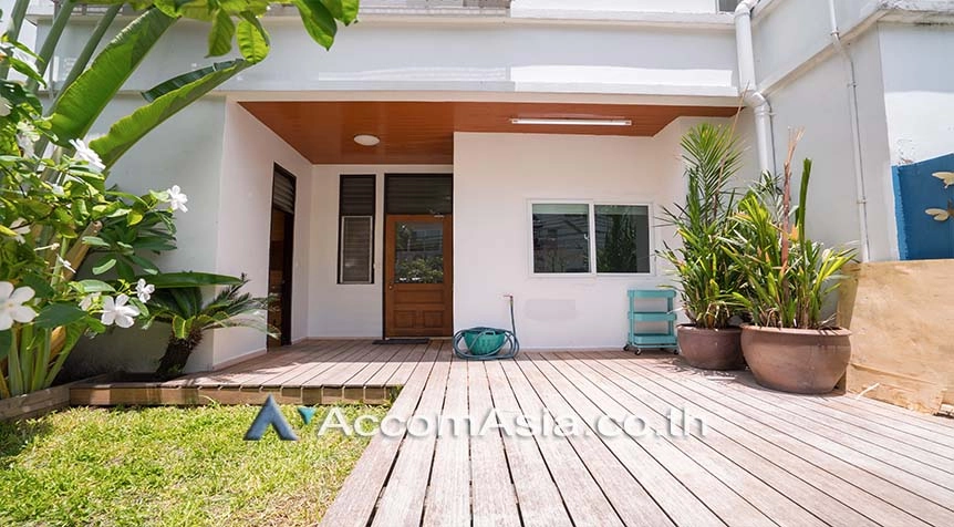 17  4 br Townhouse For Rent in Sukhumvit ,Bangkok BTS Ekkamai at Lotus Point Ekkamai AA17141