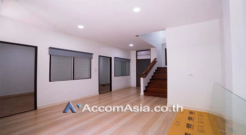 5  4 br Townhouse For Rent in Sukhumvit ,Bangkok BTS Ekkamai at Lotus Point Ekkamai AA17141