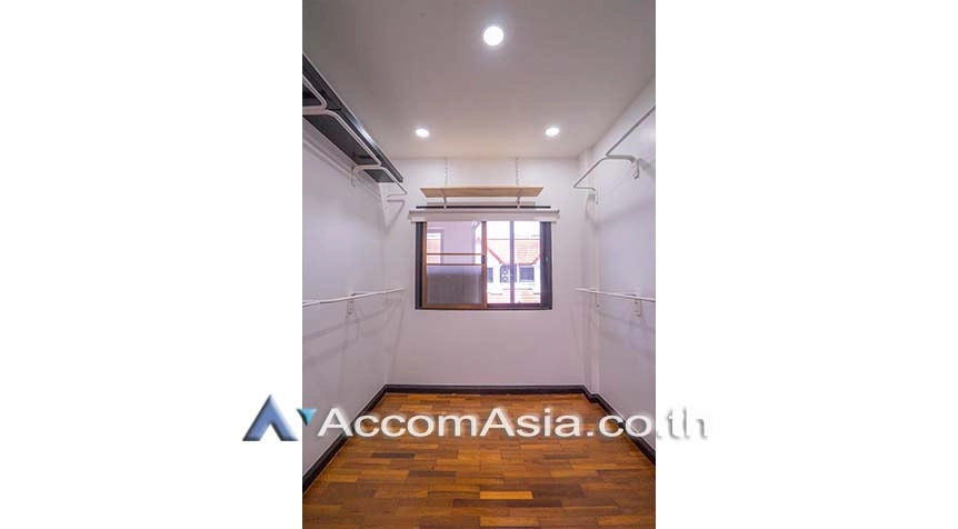 13  4 br Townhouse For Rent in Sukhumvit ,Bangkok BTS Ekkamai at Lotus Point Ekkamai AA17141