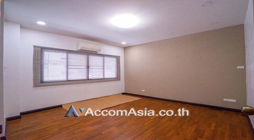 10  4 br Townhouse For Rent in Sukhumvit ,Bangkok BTS Ekkamai at Lotus Point Ekkamai AA17141