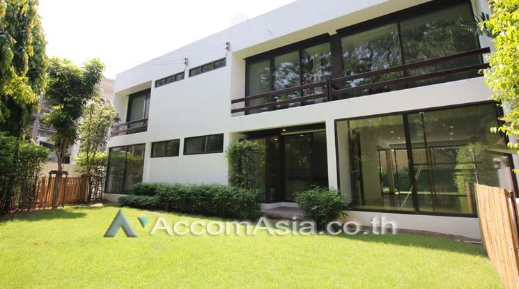  2  5 br House For Rent in Sathorn ,Bangkok MRT Lumphini AA17161