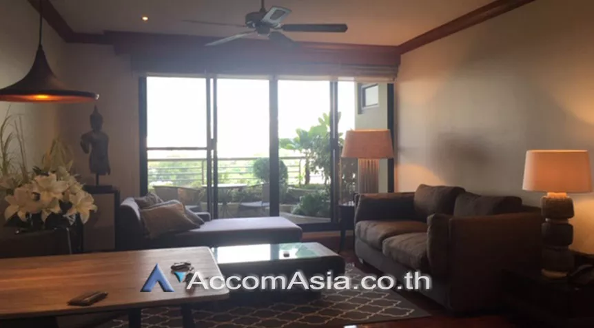 unitCorner Unit |  2 Bedrooms  Condominium For Rent in Sathorn, Bangkok  near BTS Chong Nonsi (AA17166)