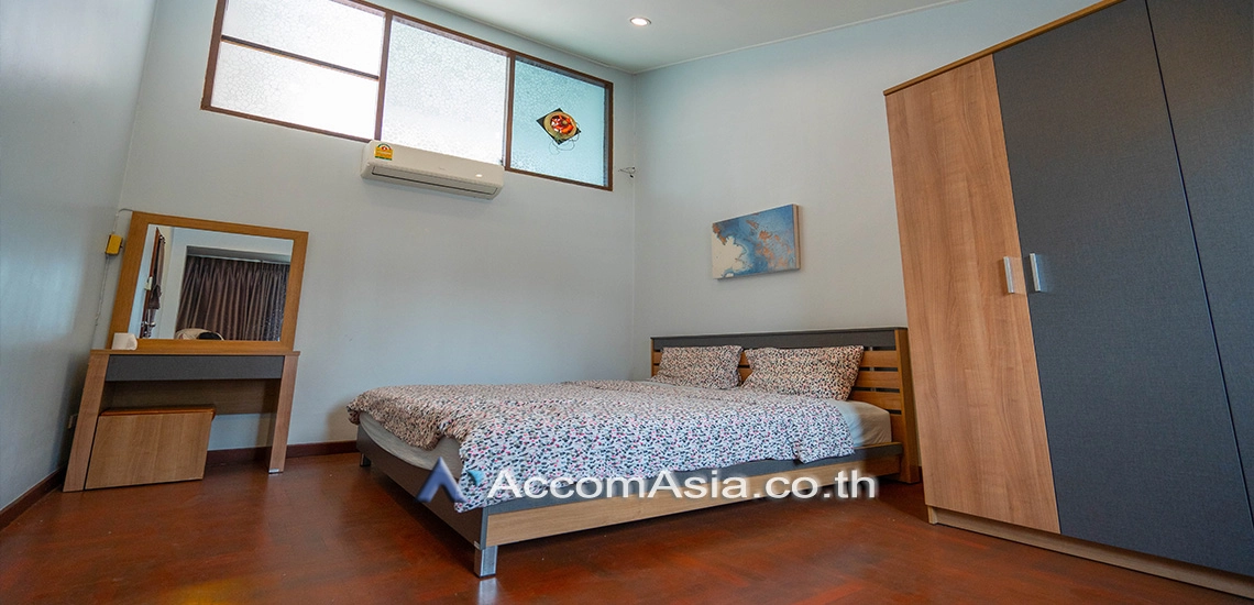 10  5 br House For Rent in Sukhumvit ,Bangkok BTS Ekkamai at Ekkamai Villas AA17168