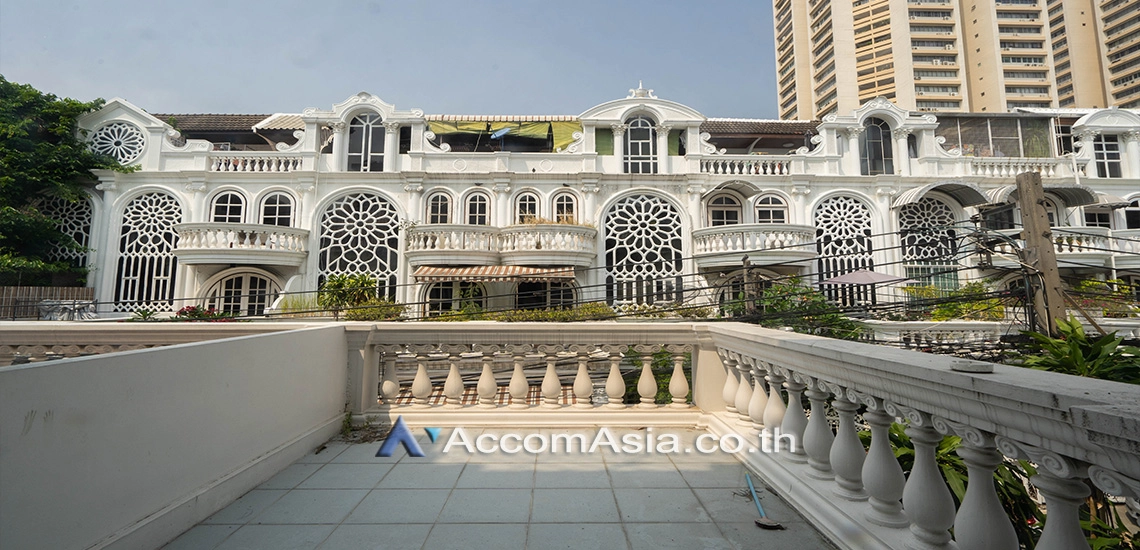 6  5 br House For Rent in Sukhumvit ,Bangkok BTS Ekkamai at Ekkamai Villas AA17168