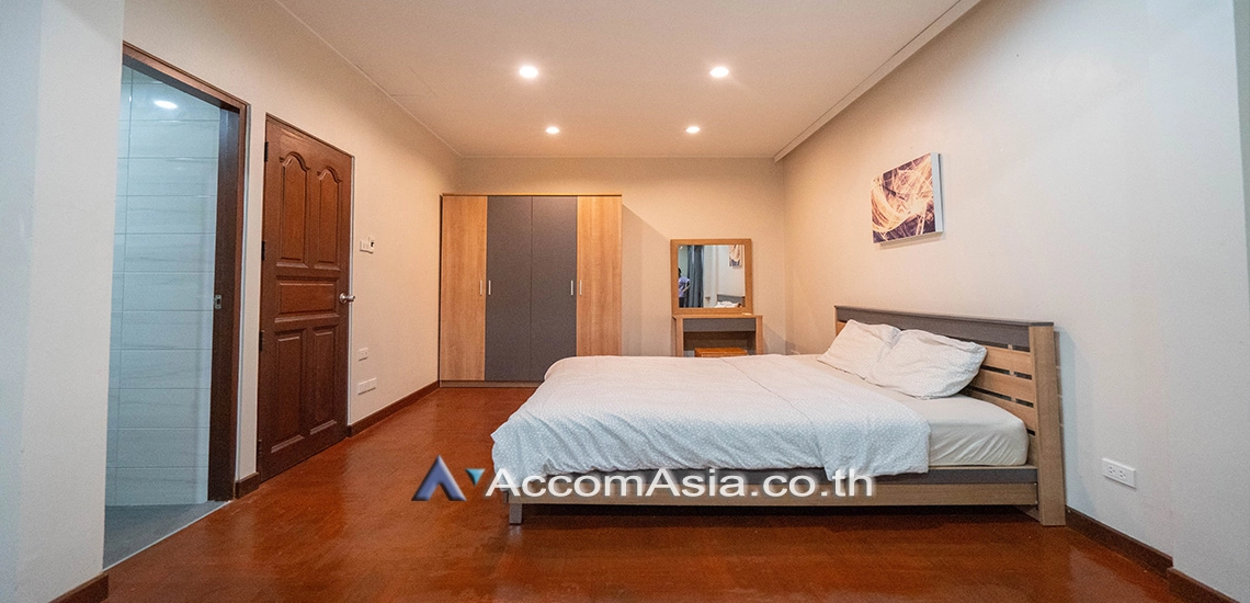 13  5 br House For Rent in Sukhumvit ,Bangkok BTS Ekkamai at Ekkamai Villas AA17168