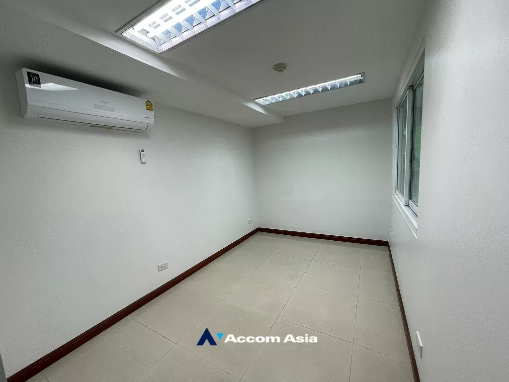 4  Office Space For Rent in Sathorn ,Bangkok BTS Chong Nonsi at Mobicom 2 Building AA17172