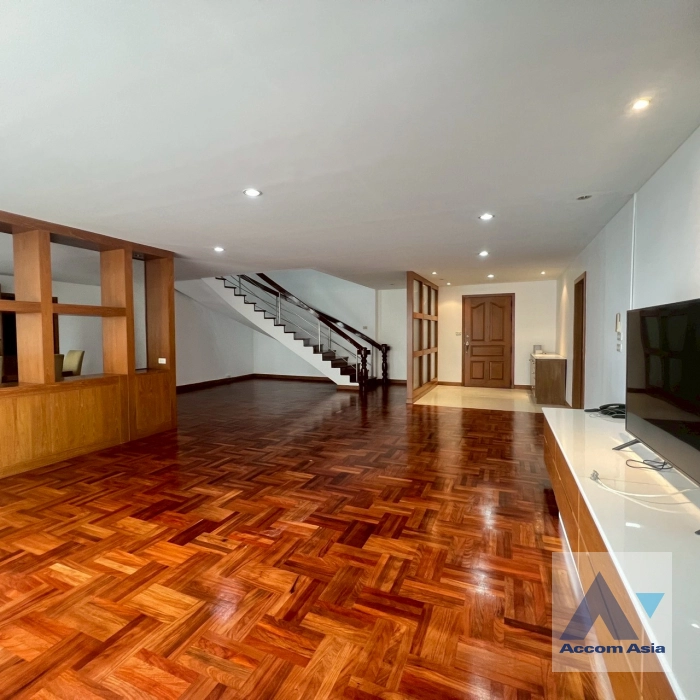 unitDuplex Condo, Pet friendly |  3 Bedrooms  Apartment For Rent in Sukhumvit, Bangkok  near BTS Phrom Phong (AA17190)