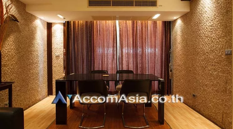 unit 2 Bedrooms  Condominium For Rent in Sukhumvit, Bangkok  near BTS Asok (AA17218)