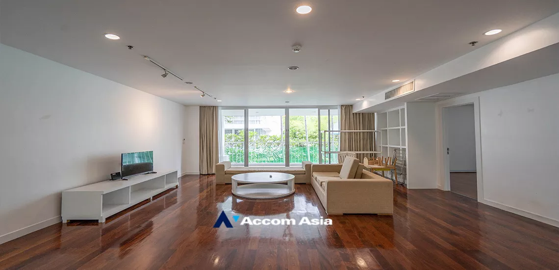 Pet friendly |  Ekkamai Family Apartment Apartment  4 Bedroom for Rent BTS Ekkamai in Sukhumvit Bangkok