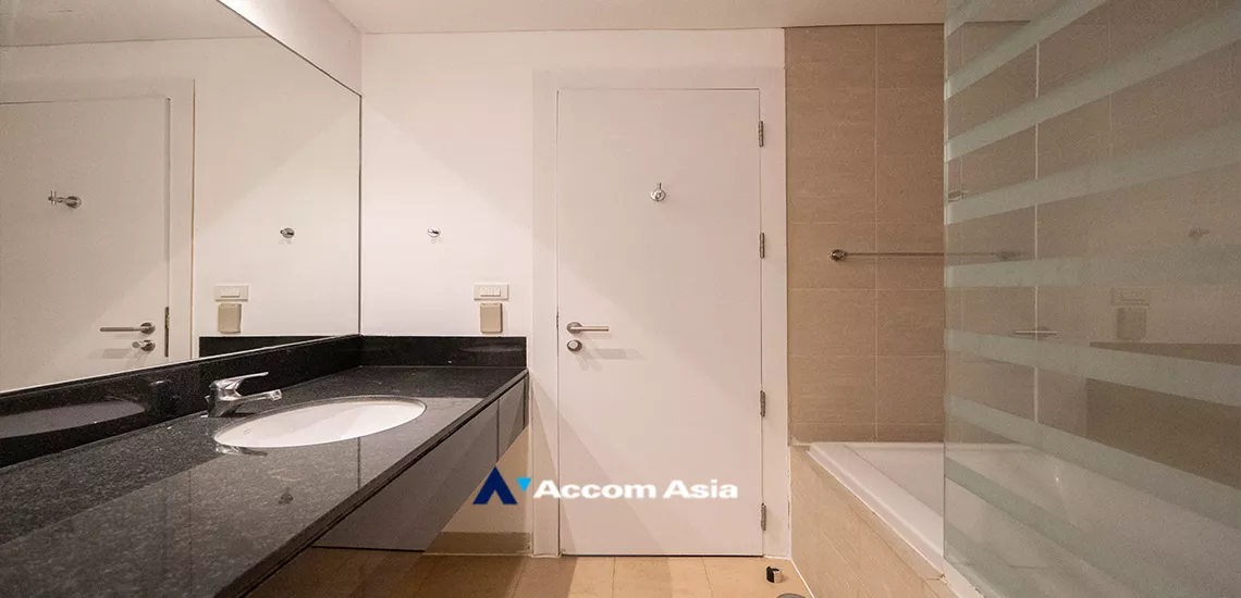 17  4 br Apartment For Rent in Sukhumvit ,Bangkok BTS Ekkamai at Ekkamai Family Apartment AA17223