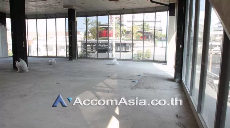  Retail / showroom For Rent in Sukhumvit, Bangkok  near BTS Thong Lo (AA17224)