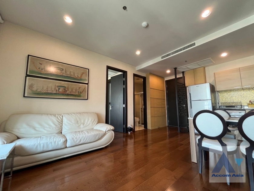unit 2 Bedrooms  Condominium For Rent & Sale in Ploenchit, Bangkok  near BTS Chitlom (AA17226)