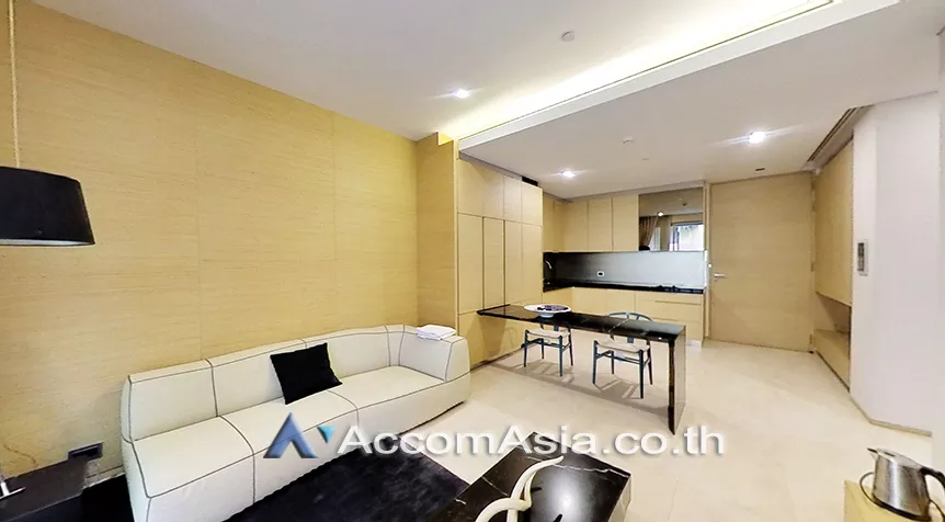 unit 1 Bedroom  Condominium For Rent in Silom, Bangkok  near BTS Sala Daeng - MRT Silom (AA17229)