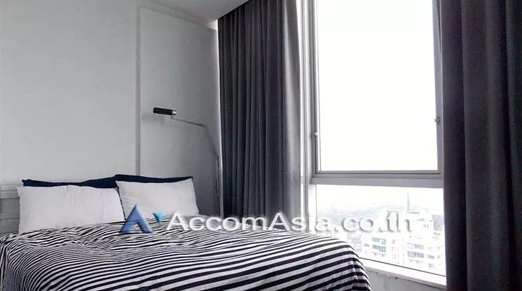  2 Bedrooms  Condominium For Sale in Sathorn, Bangkok  near BTS Chong Nonsi (AA17240)