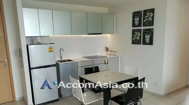 unit 2 Bedrooms  Condominium For Rent in Sukhumvit, Bangkok  near BTS Ekkamai (AA17247)