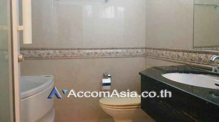 12  2 br Condominium For Rent in Ploenchit ,Bangkok BTS Ratchadamri at Baan Thanon Sarasin AA17276