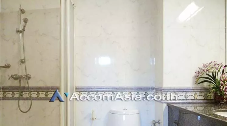 13  2 br Condominium For Rent in Ploenchit ,Bangkok BTS Ratchadamri at Baan Thanon Sarasin AA17276