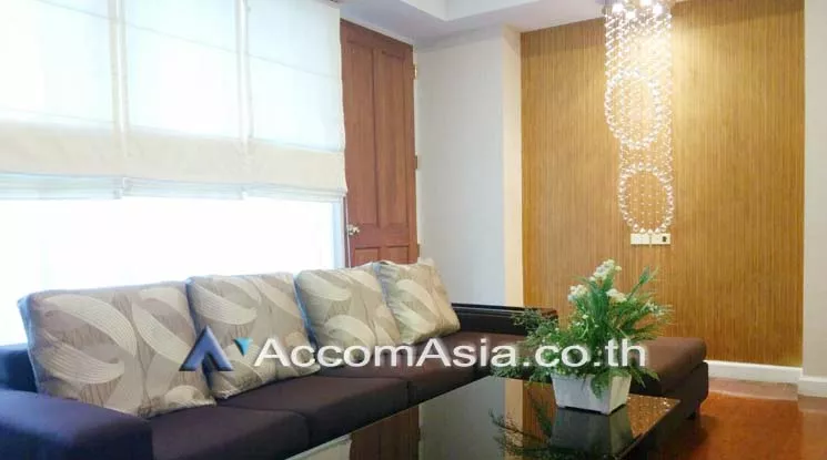 9  2 br Condominium For Rent in Ploenchit ,Bangkok BTS Ratchadamri at Baan Thanon Sarasin AA17276
