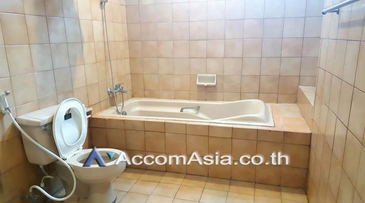 11  3 br Condominium for rent and sale in Sukhumvit ,Bangkok BTS Ekkamai at Oriental Tower AA17279