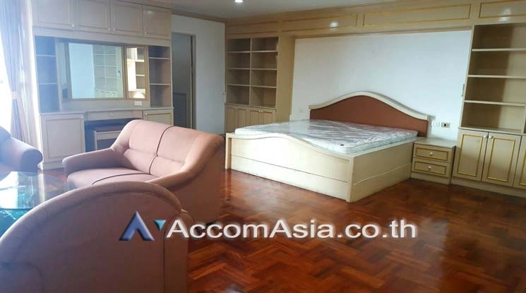 Pet friendly |  3 Bedrooms  Condominium For Rent & Sale in Sukhumvit, Bangkok  near BTS Ekkamai (AA17279)