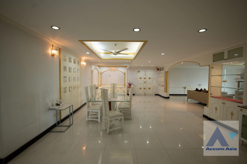 6  4 br Condominium for rent and sale in Sukhumvit ,Bangkok BTS Ekkamai at Oriental Tower AA17280