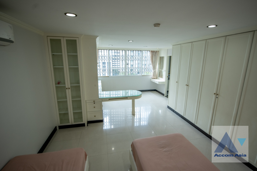 20  4 br Condominium for rent and sale in Sukhumvit ,Bangkok BTS Ekkamai at Oriental Tower AA17280