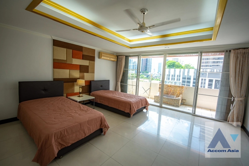 27  4 br Condominium for rent and sale in Sukhumvit ,Bangkok BTS Ekkamai at Oriental Tower AA17280