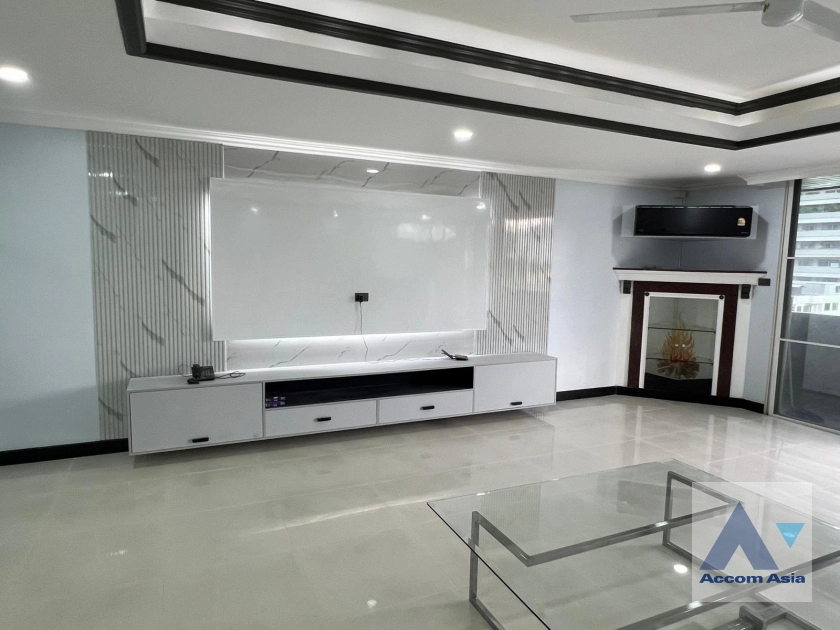  1  4 br Condominium for rent and sale in Sukhumvit ,Bangkok BTS Ekkamai at Oriental Tower AA17280