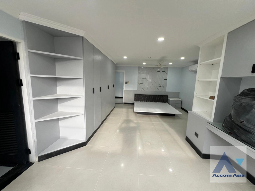 23  4 br Condominium for rent and sale in Sukhumvit ,Bangkok BTS Ekkamai at Oriental Tower AA17280