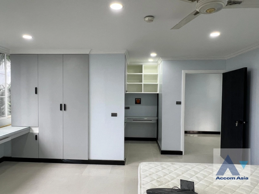 27  4 br Condominium for rent and sale in Sukhumvit ,Bangkok BTS Ekkamai at Oriental Tower AA17280