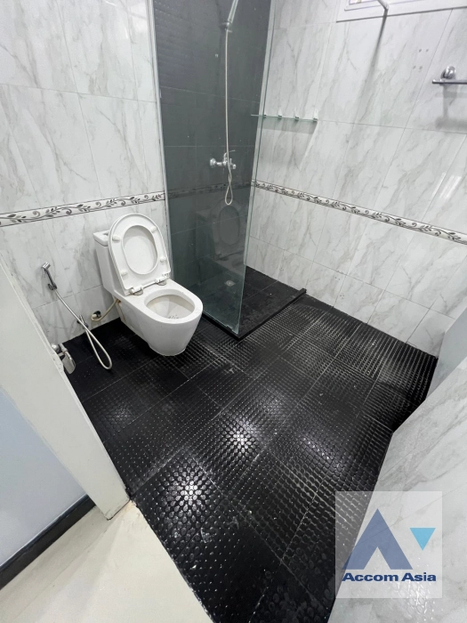 29  4 br Condominium for rent and sale in Sukhumvit ,Bangkok BTS Ekkamai at Oriental Tower AA17280