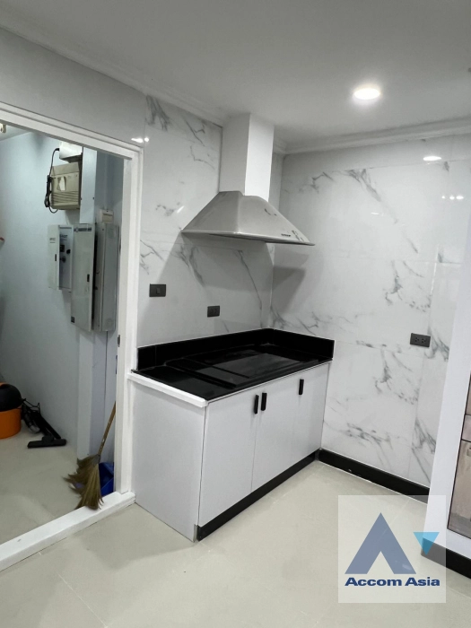 12  4 br Condominium for rent and sale in Sukhumvit ,Bangkok BTS Ekkamai at Oriental Tower AA17280