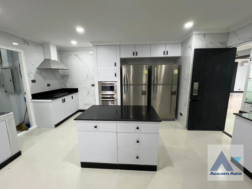 9  4 br Condominium for rent and sale in Sukhumvit ,Bangkok BTS Ekkamai at Oriental Tower AA17280