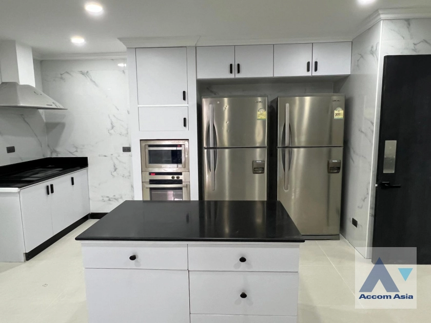 11  4 br Condominium for rent and sale in Sukhumvit ,Bangkok BTS Ekkamai at Oriental Tower AA17280