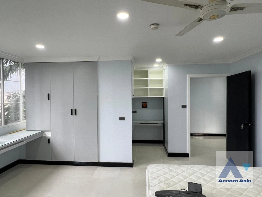 19  4 br Condominium for rent and sale in Sukhumvit ,Bangkok BTS Ekkamai at Oriental Tower AA17280