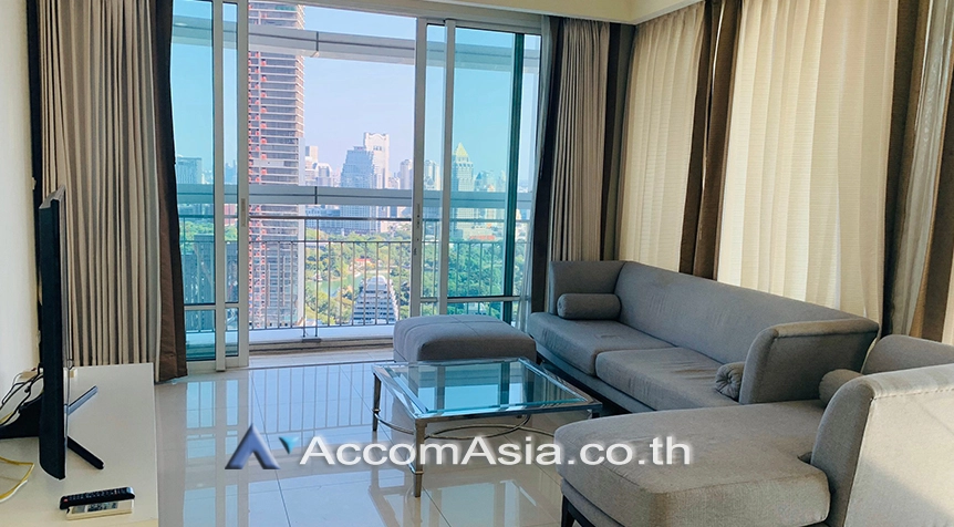unit 3 Bedrooms  Condominium For Rent & Sale in Ploenchit, Bangkok  near BTS Ratchadamri (AA17283)
