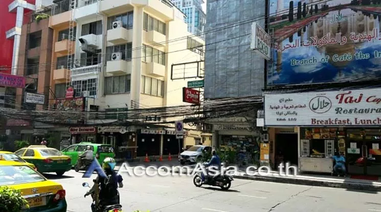  Shophouse For Sale in Sukhumvit, Bangkok  near BTS Nana (AA17294)