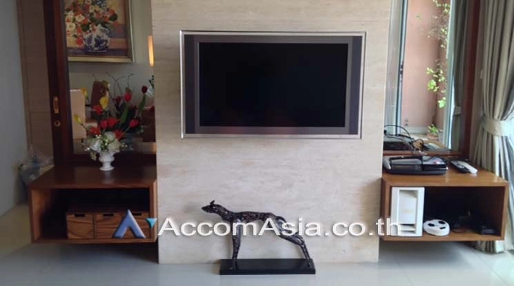 unit 2 Bedrooms  Condominium For Rent in Sukhumvit, Bangkok  near BTS Phrom Phong (AA17313)