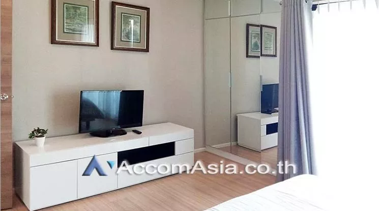  1 Bedroom  Condominium For Sale in Ploenchit, Bangkok  near BTS Ploenchit (AA17315)