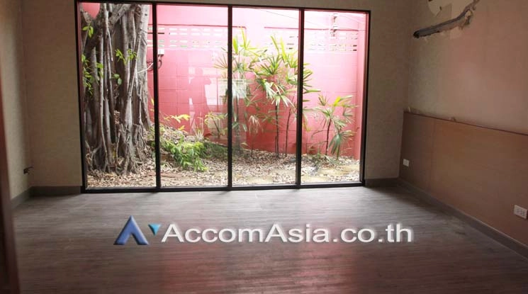 5  House For Rent in Sukhumvit ,Bangkok BTS Thong Lo AA17317