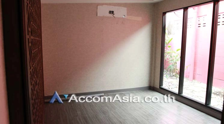 8  House For Rent in Sukhumvit ,Bangkok BTS Thong Lo AA17317
