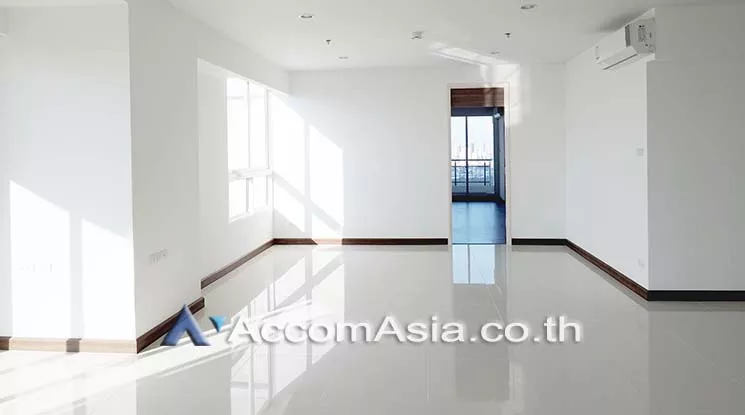  2 Bedrooms  Condominium For Rent in Sathorn, Bangkok  near BRT Nararam 3 (AA17327)