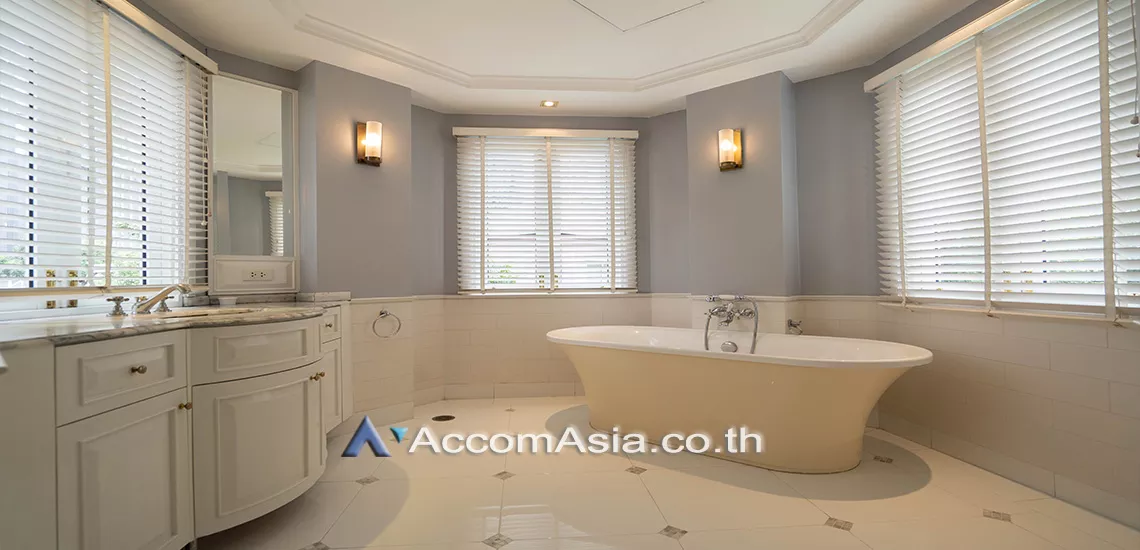 15  3 br Apartment For Rent in Sukhumvit ,Bangkok BTS Ekkamai at Exclusive Elegant Apartment AA17343