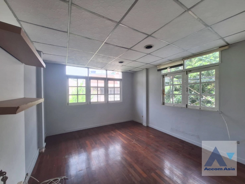 10  3 br House for rent and sale in sathorn ,Bangkok  AA17365