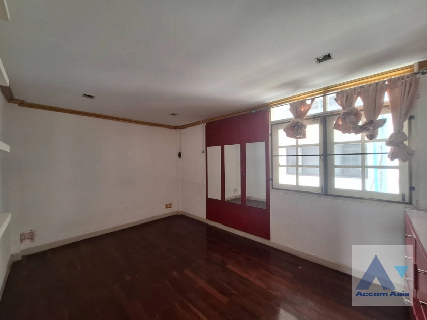 11  3 br House for rent and sale in sathorn ,Bangkok  AA17365