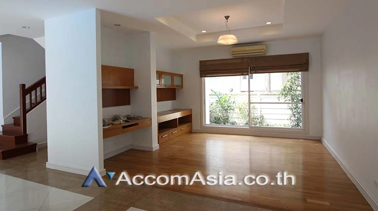 5  4 br House For Rent in Sukhumvit ,Bangkok BTS Thong Lo at Privacy and Peaceful AA17366