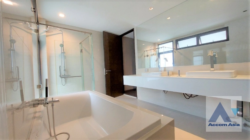 12  3 br Townhouse for rent and sale in Sukhumvit ,Bangkok BTS Ekkamai at The Park lane 22 AA17367